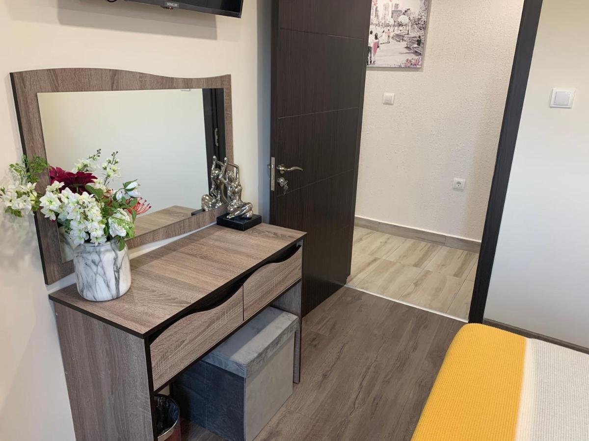 Apartment Zdravets 2, In The Heart Of The Old City Veliko Tarnovo Kültér fotó