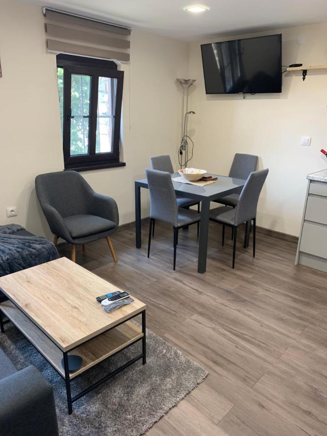 Apartment Zdravets 2, In The Heart Of The Old City Veliko Tarnovo Kültér fotó